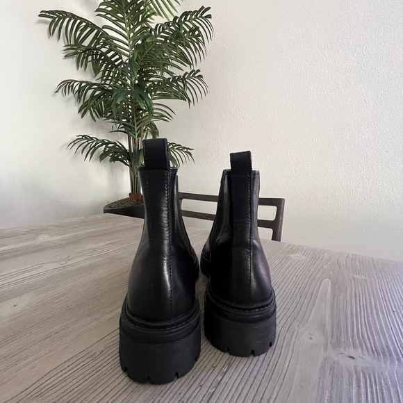 FINAL SALE-GEOX Respira- Chelsea Iridea Woman boots- size 9.5/40B in color black - Picture 9 of 14